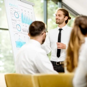 Fundamentals of building and marketing digital courses